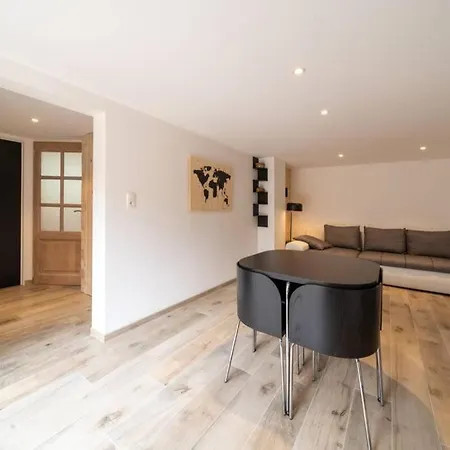 Apartment O17 *