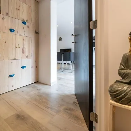 Apartment O17