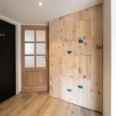 O17 Apartment